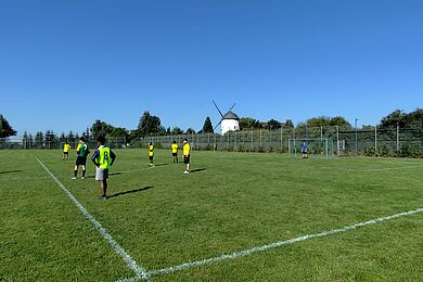 Spieler auf Fußballplatz