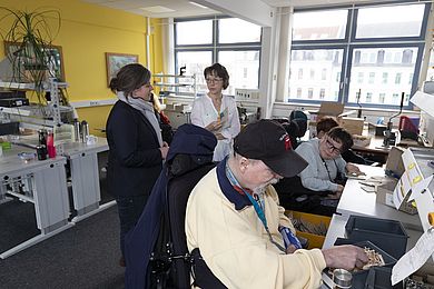 Kathrin Völker, Geschäftsführerin BAG WfbM im Gespräch mit Kathrin Kraetzig, Bereichsleiter*in Diakonie am Thonberg