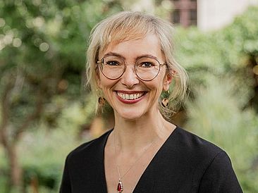 Beatrix Büchner, Alt 1