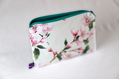 Kosmetikbeutel mit Blumenprint