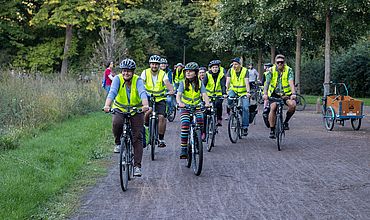 Fahrradfahrende Menschen bei der Leipziger Radnacht, Stadtradeln